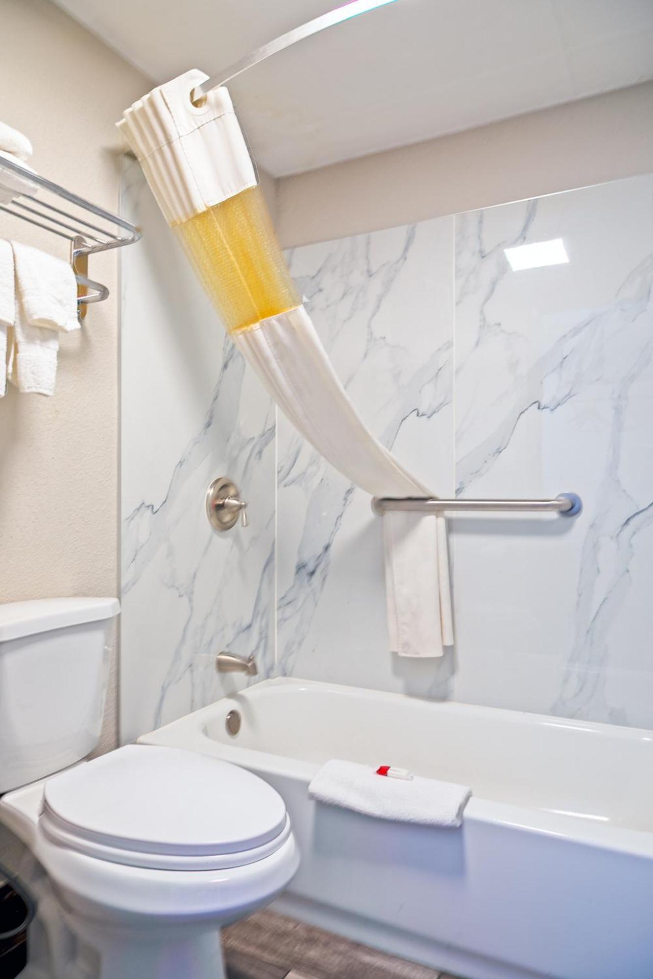 Days Inn By Wyndham Augusta Near Fort Gordon מראה חיצוני תמונה